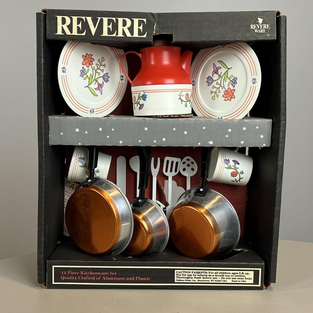 Vtg Revere Ware Kitchen Play Set Pots and Tea Set 14 Pieces with Box Unsealed
